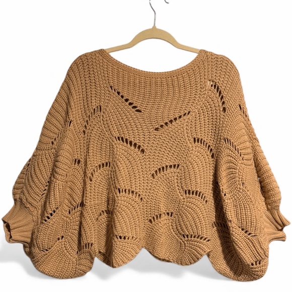 Elodie Sweaters - Anthropologie Elodie Cropped Scalloped Hem Oversized Sweater Large